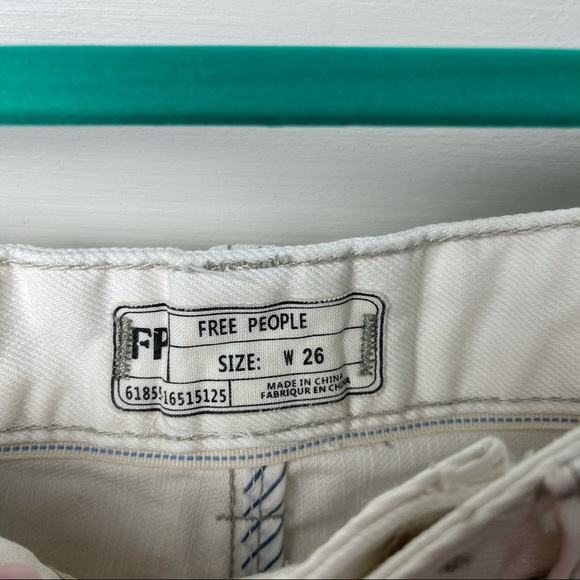 Free People White Denim Shorts Size 26 - Picture 2 of 5